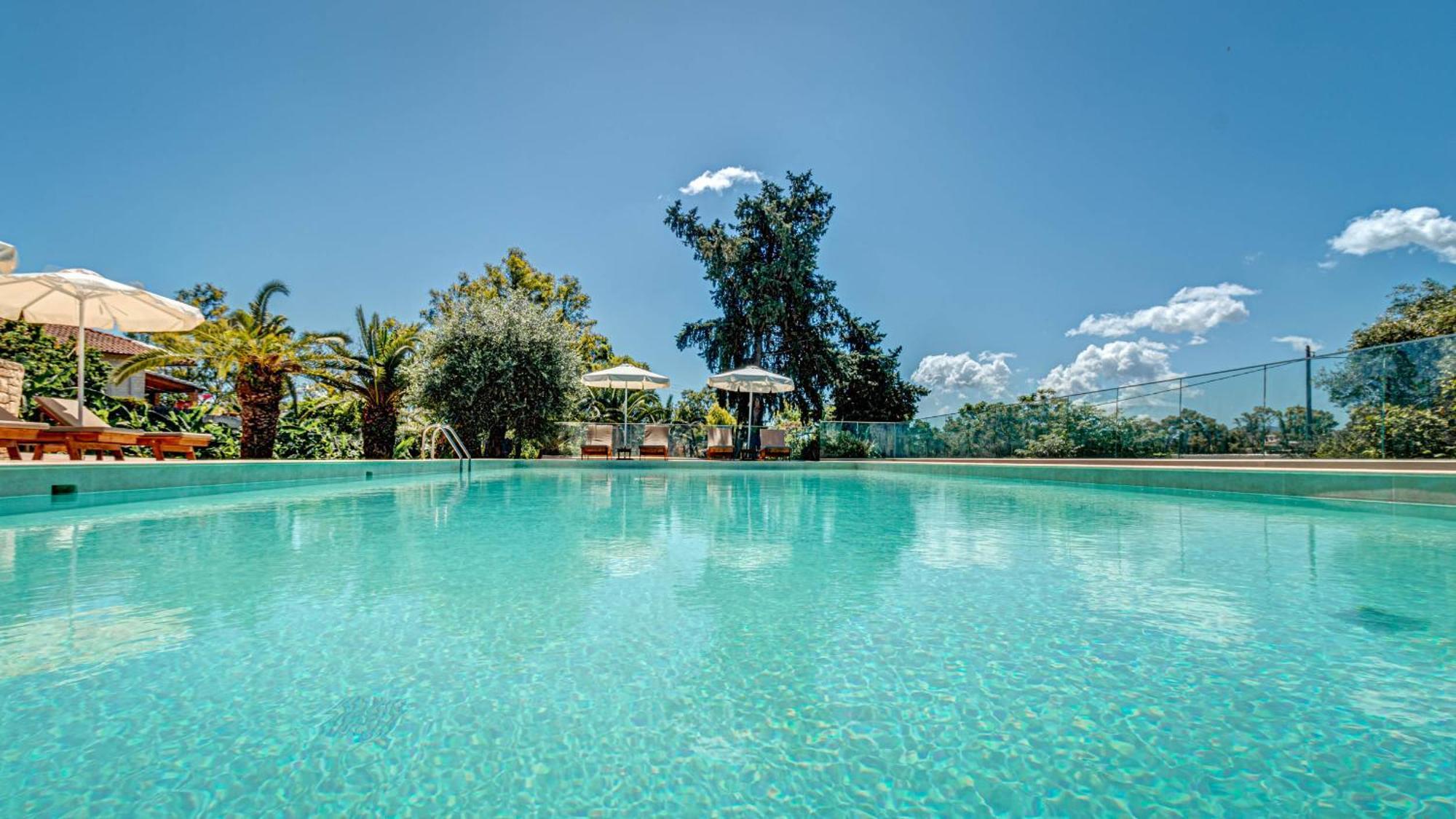 Ionian Arches Hotel กูเวีย ภายนอก รูปภาพ