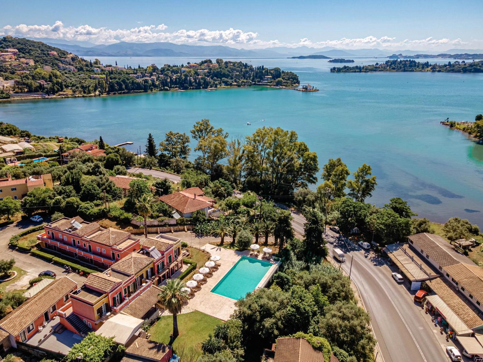 Ionian Arches Hotel กูเวีย ภายนอก รูปภาพ